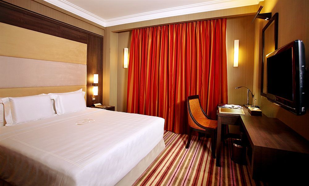 Silk Path Hanoi Hotel Room photo